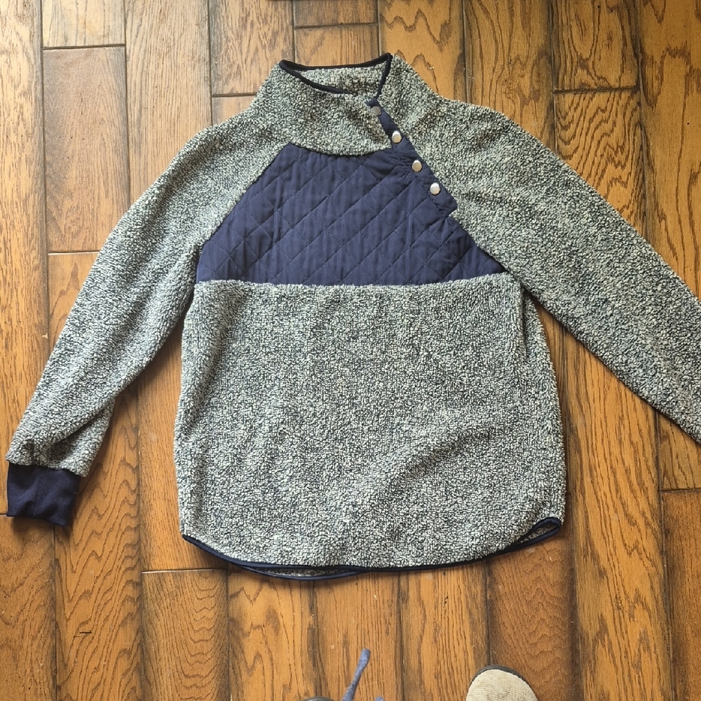 Stylish Heathered Sweater with Navy Accents